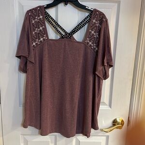 Laralette shirt size 2x open shoulder